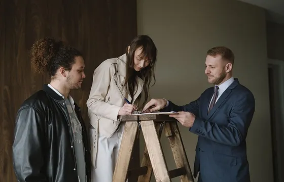Clauses à relire avant signature et conditions suspensives à surveiller.